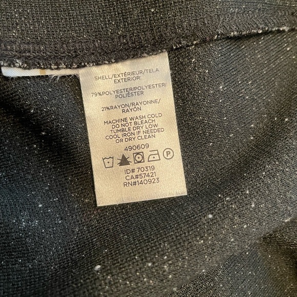 LOFT Gray Flippy Skirt - Picture 4 of 4